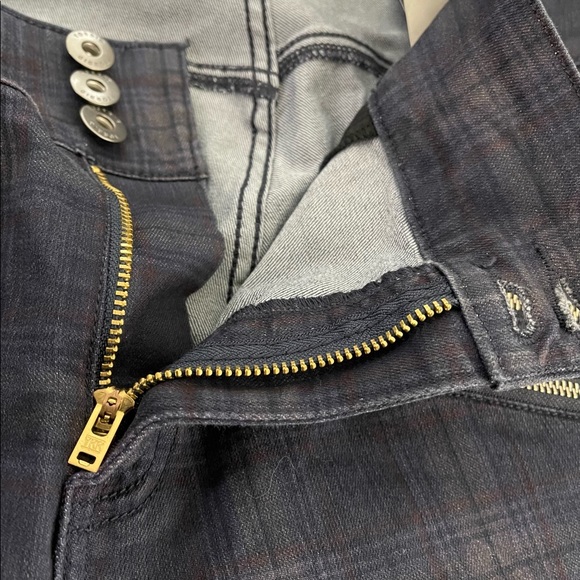 Torrid multi zipped stretchy jegging size 26R NWT - Picture 8 of 15